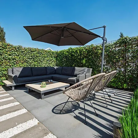 Chalet 27, Beekse Bergen, Efteling, Woods, Private Parking! *